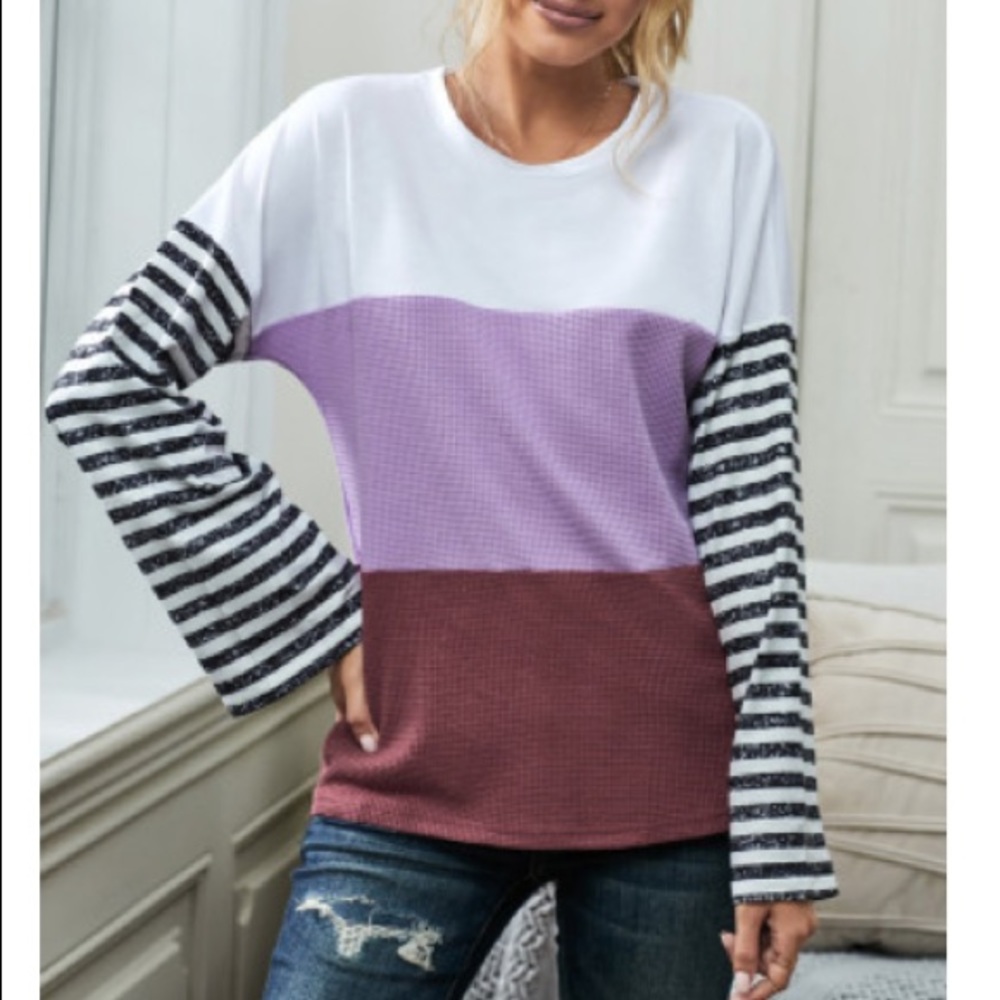 Relaxed Fit Bell Sleeved Top